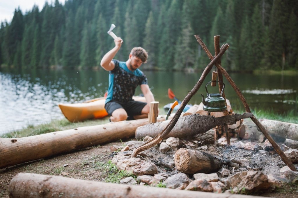 Kamp Baltası ve Katlanır Testere Seçimi: Hangisi Daha Mantıklı?